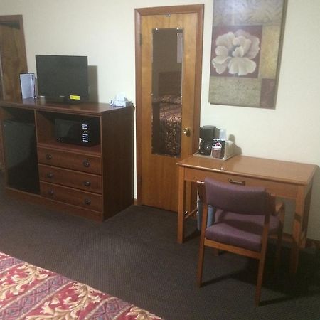 Budget Inn Oskaloosa ภายนอก รูปภาพ