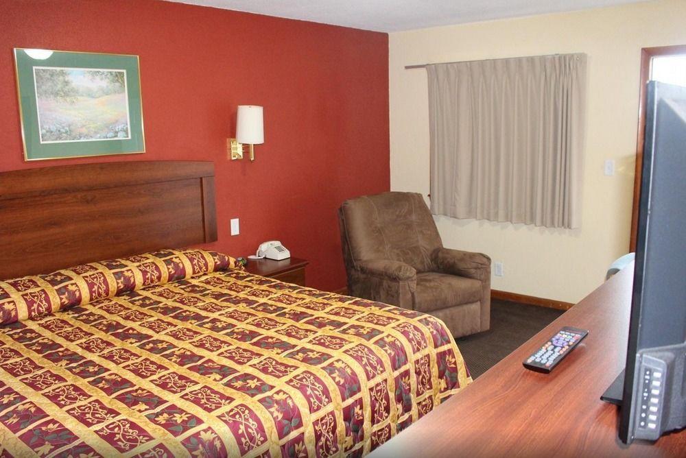Budget Inn Oskaloosa ภายนอก รูปภาพ