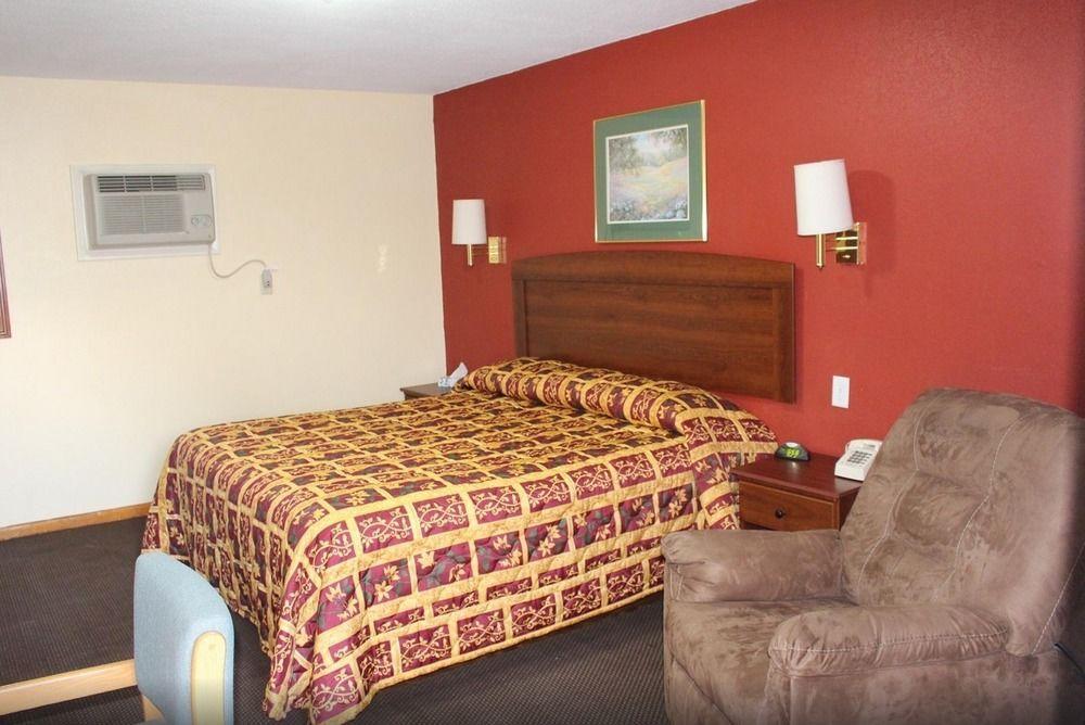 Budget Inn Oskaloosa ภายนอก รูปภาพ