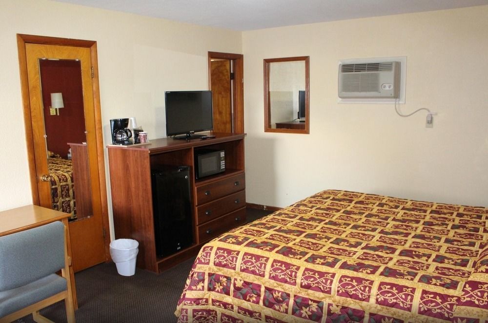 Budget Inn Oskaloosa ภายนอก รูปภาพ