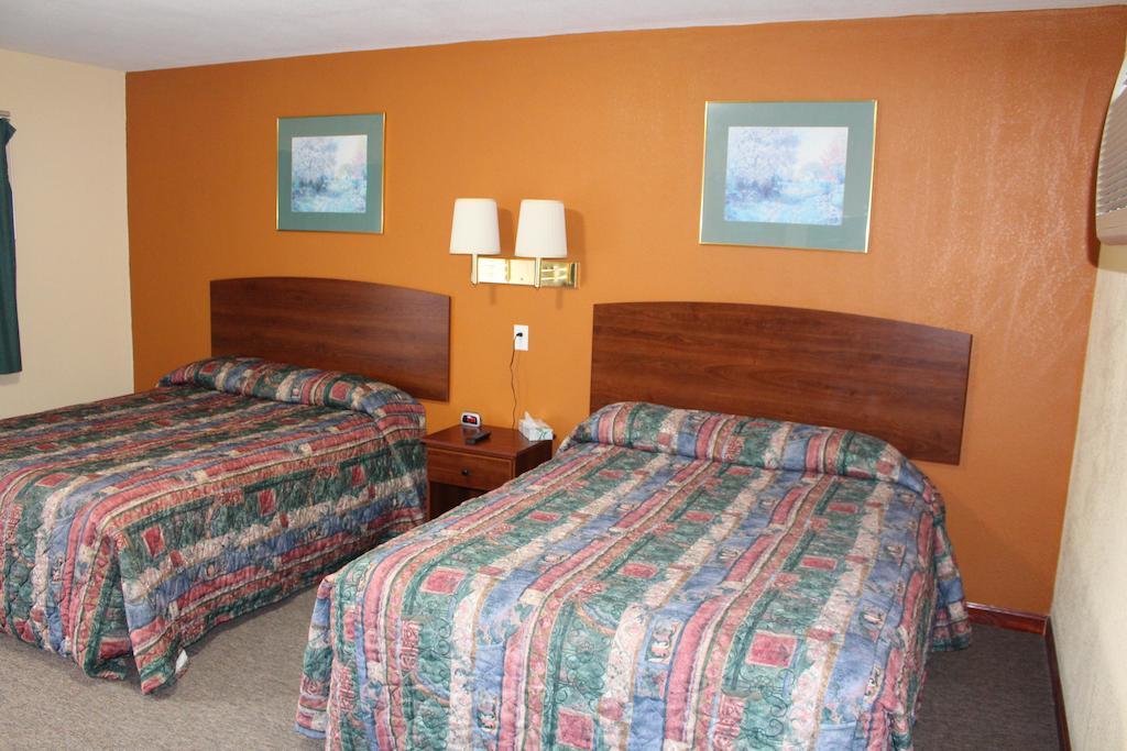 Budget Inn Oskaloosa ภายนอก รูปภาพ