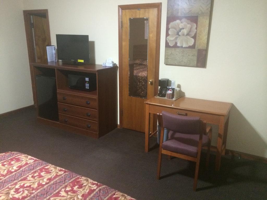 Budget Inn Oskaloosa ภายนอก รูปภาพ